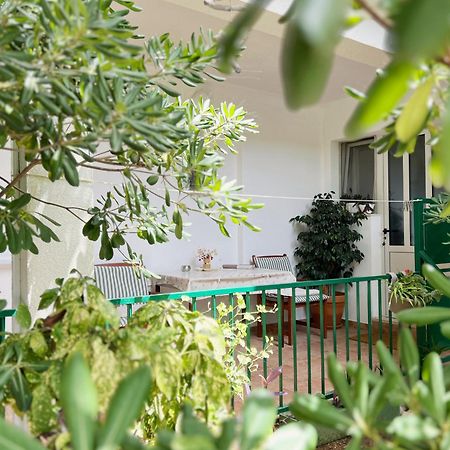 Room Tai - Spacious And Comfy With Private Terrace Hvar Town Eksteriør billede