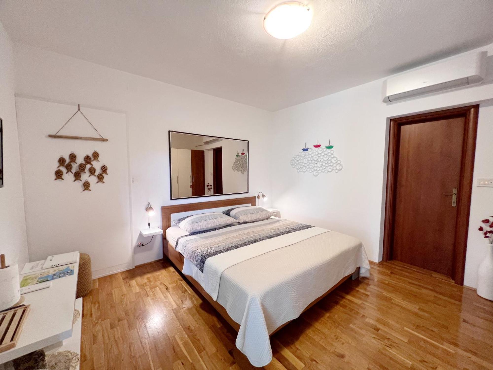 Room Tai - Spacious And Comfy With Private Terrace Hvar Town Eksteriør billede