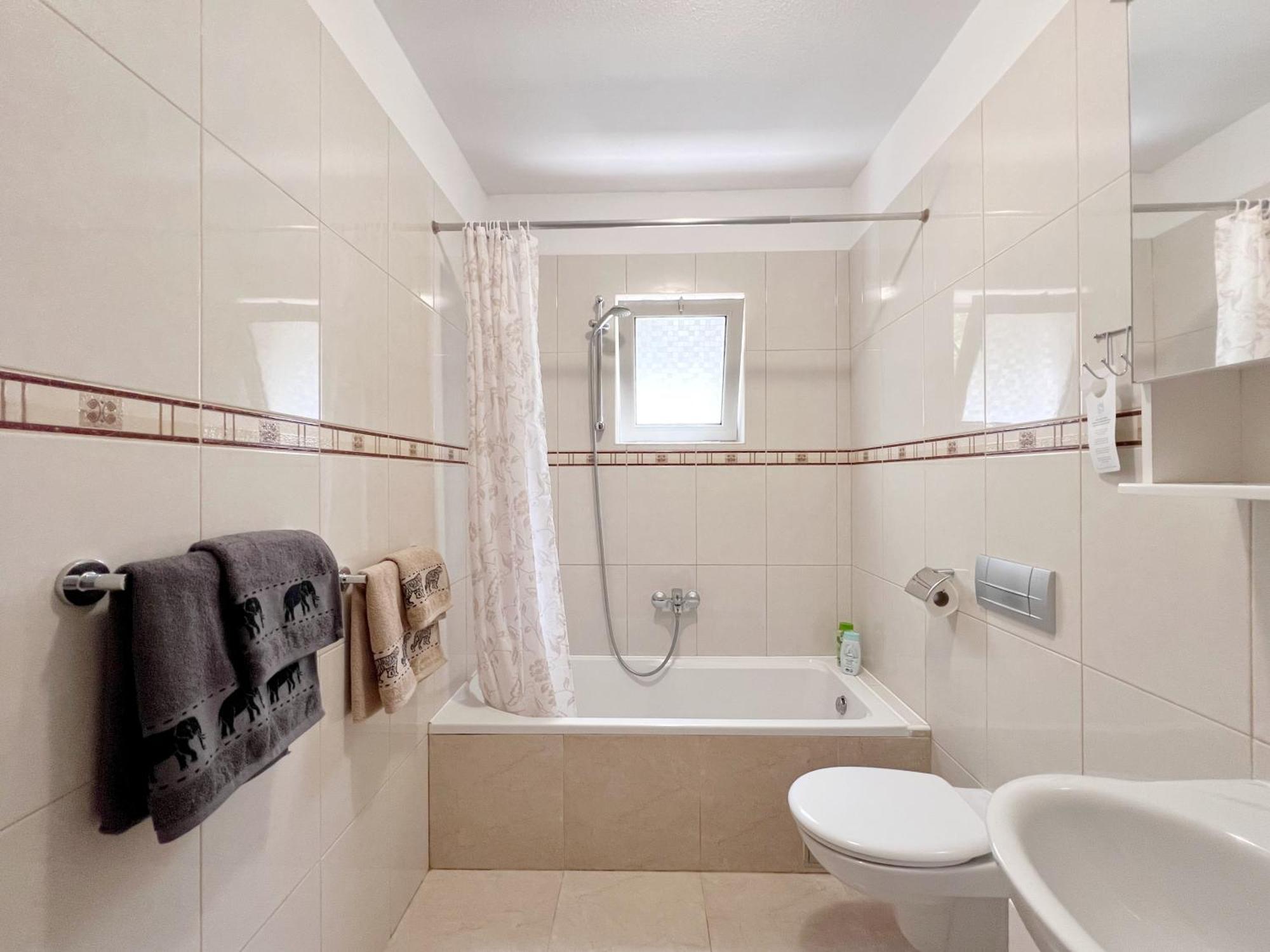 Room Tai - Spacious And Comfy With Private Terrace Hvar Town Eksteriør billede